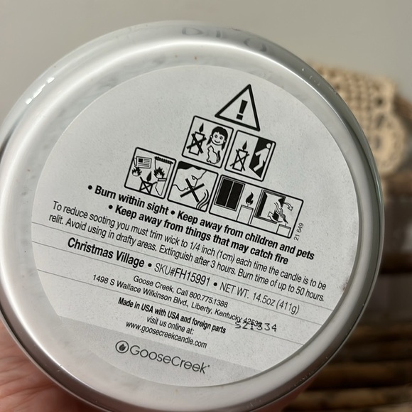 NEW GOOSE CREEK SNOW DAY FARMHOUSE 3 WICK SCENTED CANDLE - Picture 6 of 9